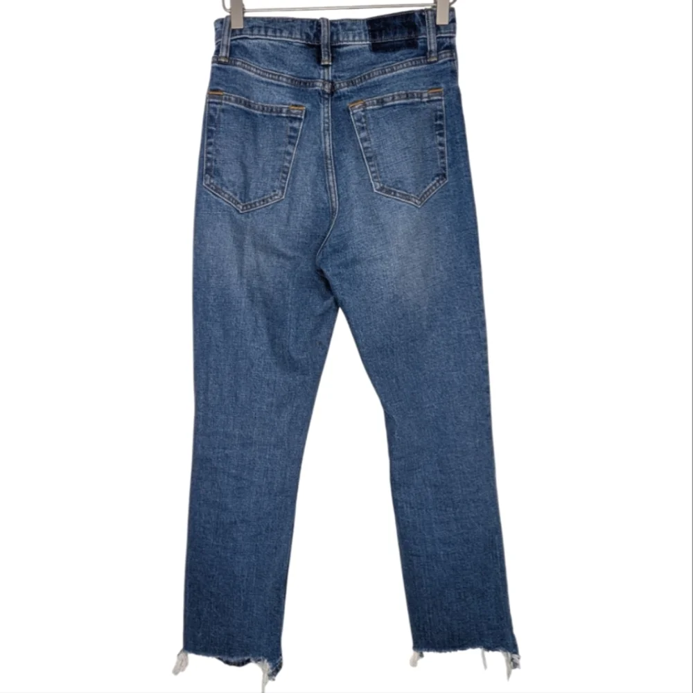 Abercrombie & Fitch Ankle Straight Ultra High Rise‎ Distressed Denim Jean 25